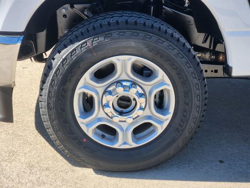 New 2026 Ford F250 XLT w/ FX4 Off-Road Package image 11