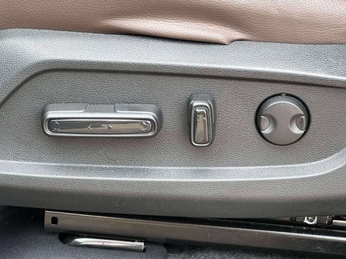 Used 2025 Honda Pilot Elite image 14
