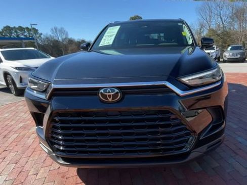 Used 2025 Toyota Grand Highlander AWD image 4