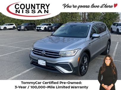 Used 2024 Volkswagen Tiguan SE w/ Panoramic Sunroof Package