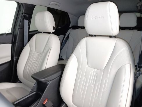 Used 2024 Buick Encore GX Avenir w/ Avenir Convenience Package FWD image 11
