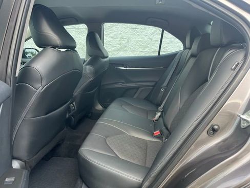 Used 2022 Toyota Camry XSE image 5