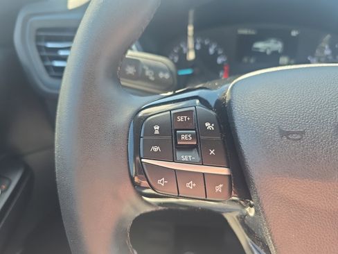 Used 2022 Ford Escape SEL image 18