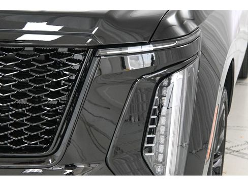 New 2026 Cadillac Escalade ESV Platinum Sport w/ LPO, ONYX Package image 9
