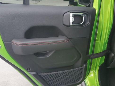 New 2025 Jeep Gladiator Rubicon image 13