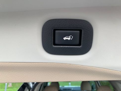 Used 2016 Nissan Rogue SL w/ SL Premium Package FWD image 8