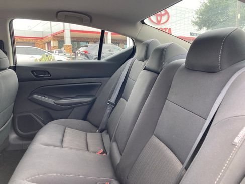 Used 2024 Nissan Altima 2.5 SV FWD image 11