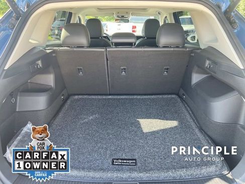 Used 2025 Volkswagen Tiguan SE w/ Panoramic Sunroof Package AWD/4WD image 32