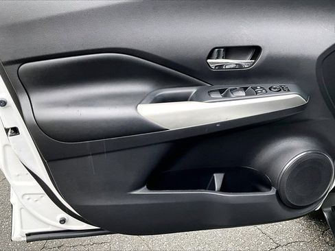 Used 2019 Nissan Kicks SR w/ SR Premium Package image 25