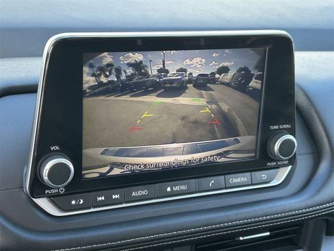 Certified 2025 Nissan Rogue SV image 32