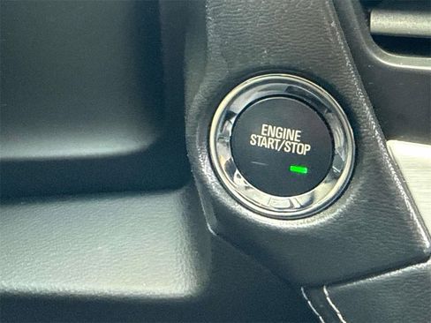 Used 2017 GMC Yukon SLT image 18