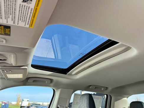 New 2025 Ford Maverick XLT w/ XLT Luxury Package FWD image 31