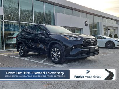 Used 2020 Toyota Highlander XLE