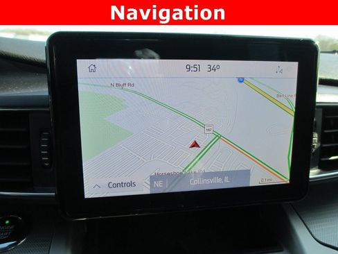 Used 2021 Ford Explorer XLT w/ Equipment Group 202A image 13