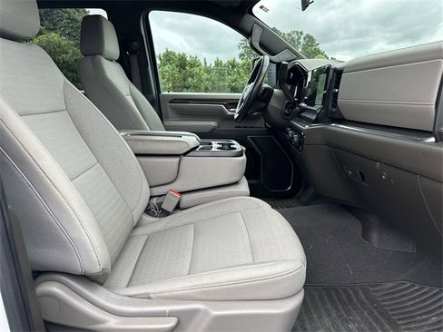 Used 2025 Chevrolet Silverado 2500 LT w/ Convenience Package image 12