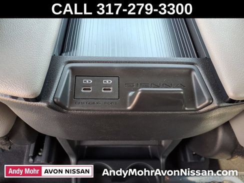 Used 2025 Toyota Sienna XLE FWD image 41