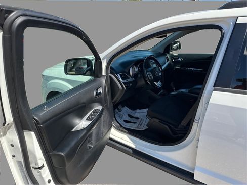 Used 2019 Dodge Journey SE w/ Connectivity Group FWD image 23