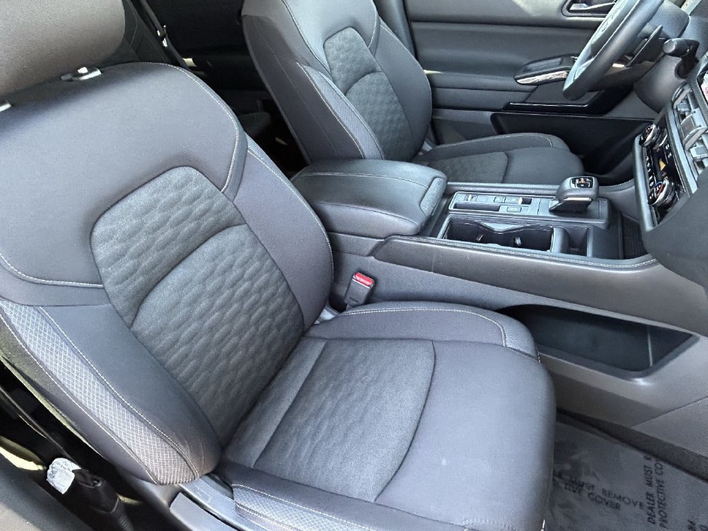 Used 2024 Nissan Pathfinder S FWD image 10