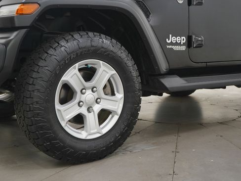Used 2021 Jeep Wrangler Sport AWD/4WD image 28