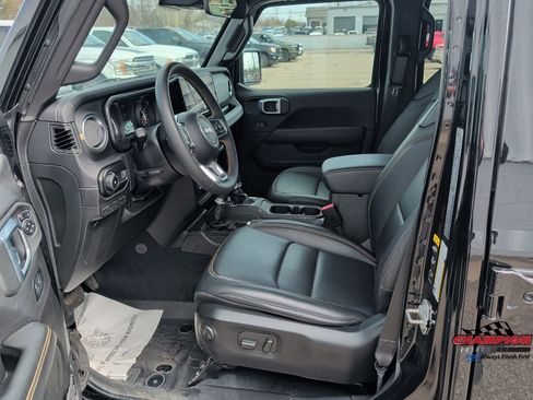 Used 2024 Jeep Wrangler Sahara w/ Technology Group AWD/4WD image 14