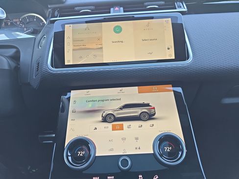 Used 2022 Land Rover Range Rover Velar R-Dynamic S image 18