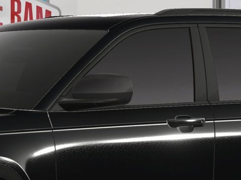 New 2025 Jeep Grand Cherokee Altitude image 12