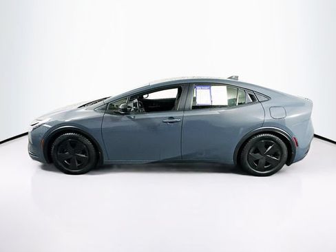 Used 2023 Toyota Prius Prime FWD image 5