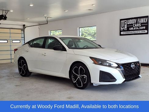 Used 2024 Nissan Altima 2.5 SR FWD image 1
