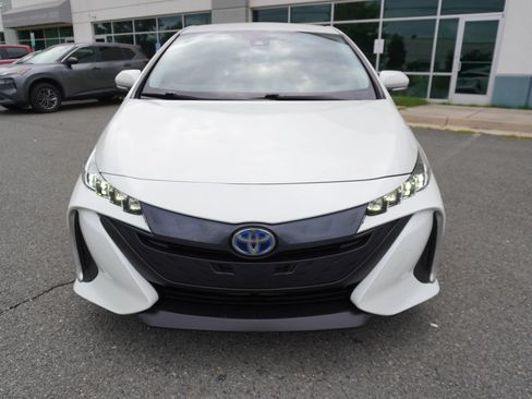 Used 2017 Toyota Prius Prime Plus FWD image 2