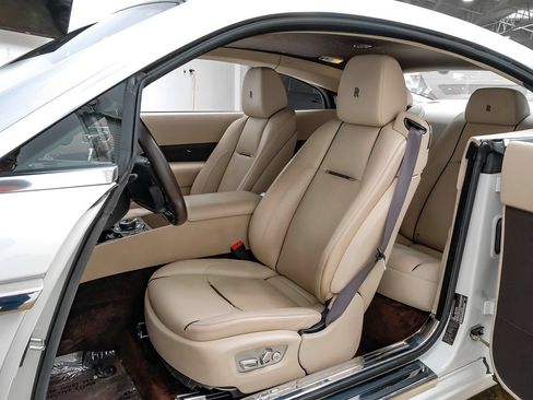 Used 2016 Rolls-Royce Wraith RWD image 23