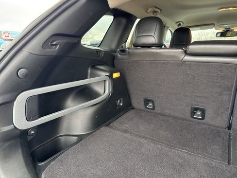 Used 2018 Jeep Cherokee Trailhawk w/ Cold Weather Group image 31