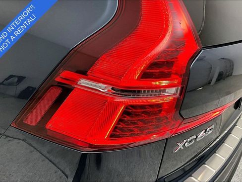 Certified 2024 Volvo XC60 B5 Plus w/ Protection Package Premier AWD/4WD image 40