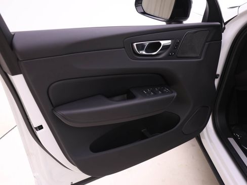 Used 2025 Volvo XC60 T8 Plus w/ Protection Package Premier image 22