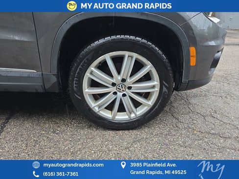 Used 2013 Volkswagen Tiguan S FWD image 31