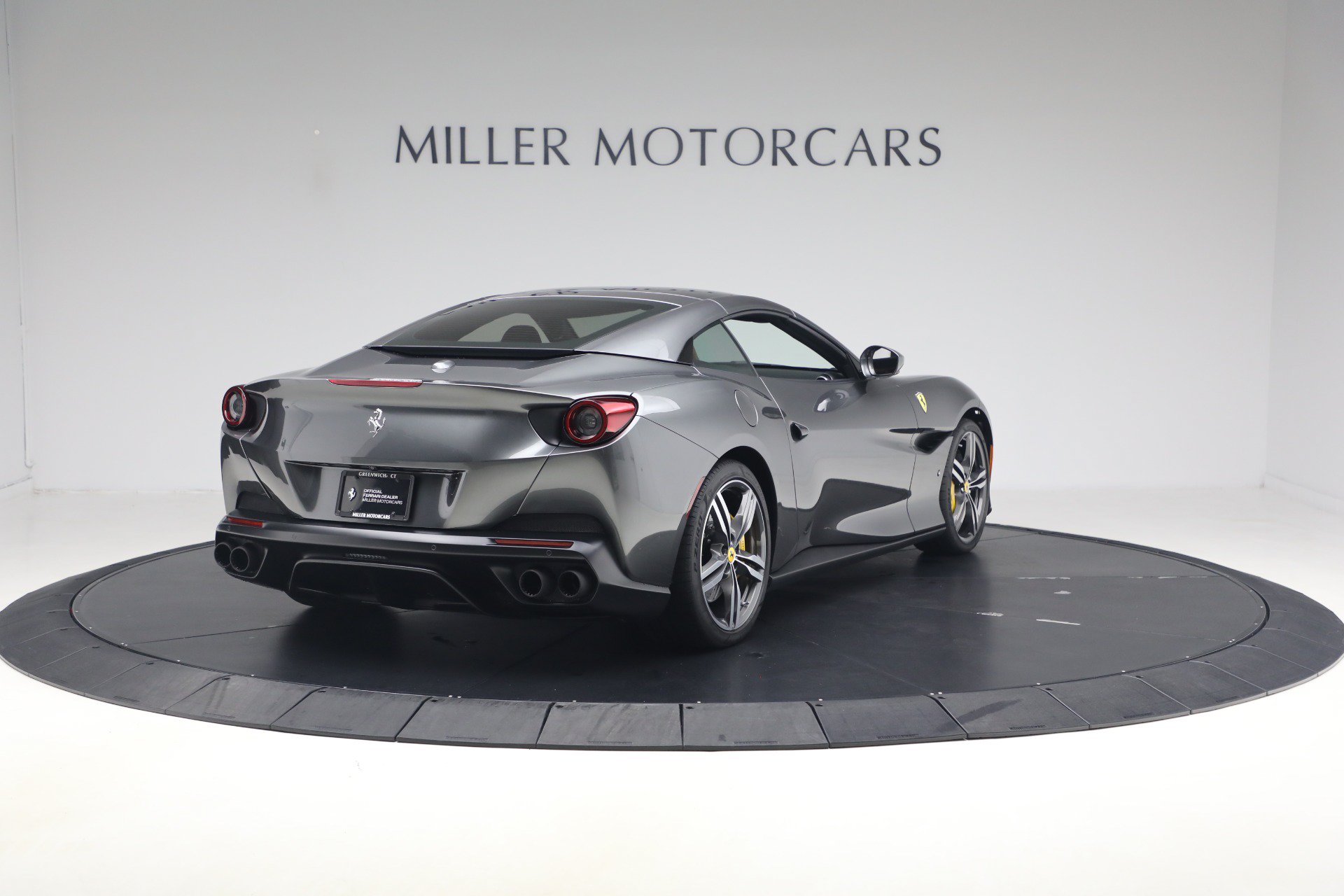 Certified 2019 Ferrari Portofino RWD image 33
