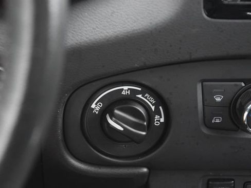 Used 2024 Nissan Frontier PRO-4X w/ Pro Premium Package AWD/4WD image 39