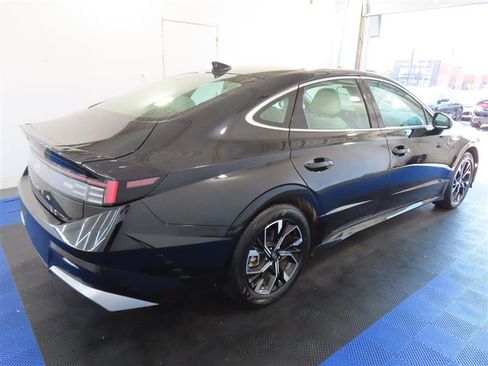 Used 2025 Hyundai Sonata SEL FWD image 13