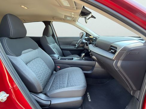 Used 2026 Nissan Kicks SV w/ Cold Weather Package FWD image 18