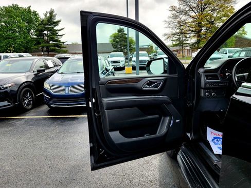 Used 2021 Chevrolet Suburban Premier image 11