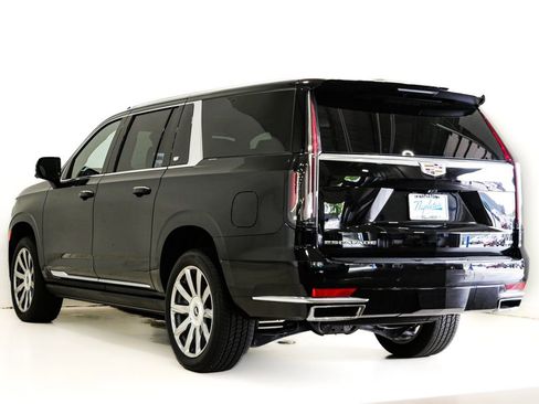 Used 2023 Cadillac Escalade ESV Premium Luxury Platinum AWD/4WD image 8