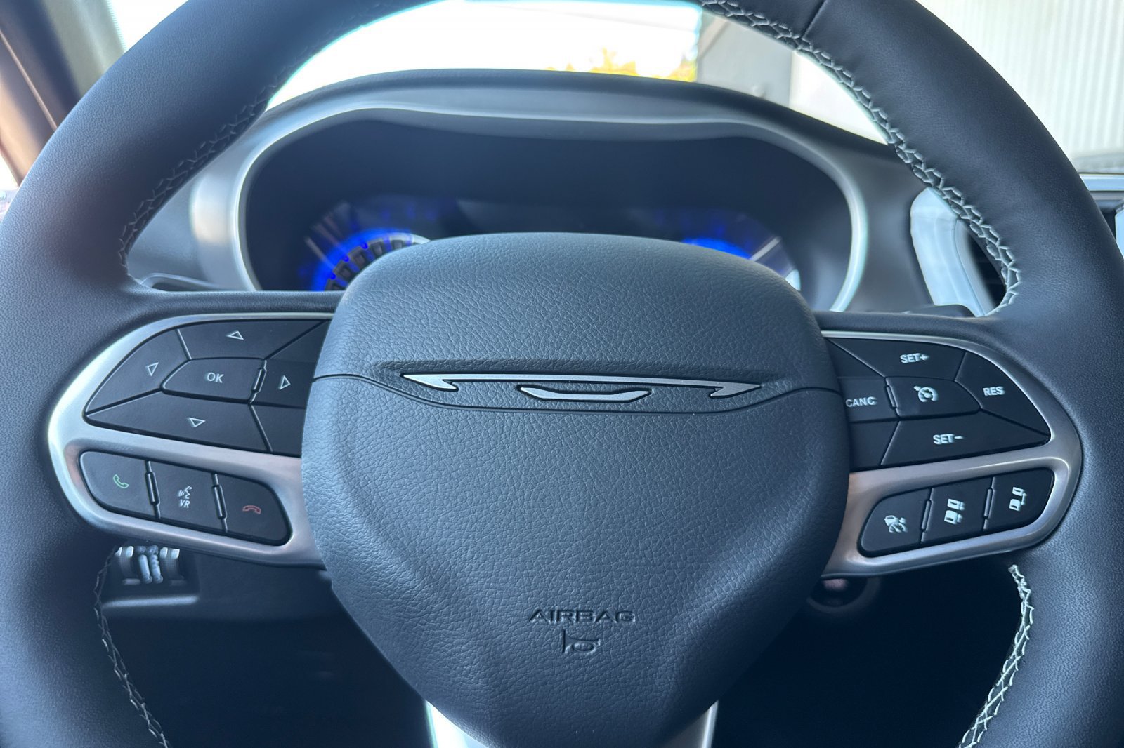New 2027 Chrysler Pacifica Select FWD image 21