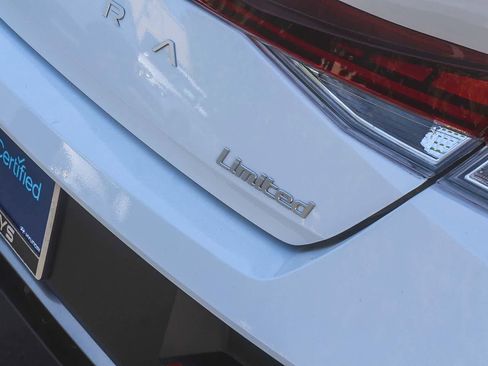 Certified 2025 Hyundai Elantra Limited image 11