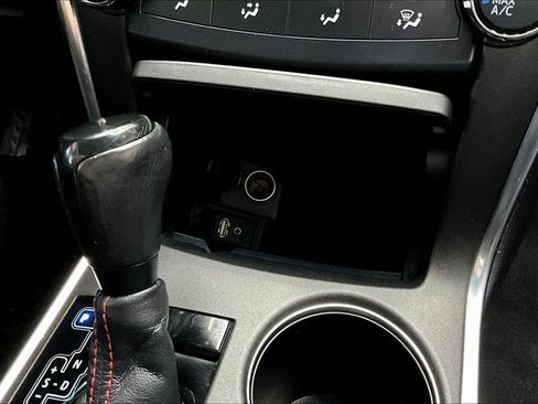 Used 2016 Toyota Camry SE image 15