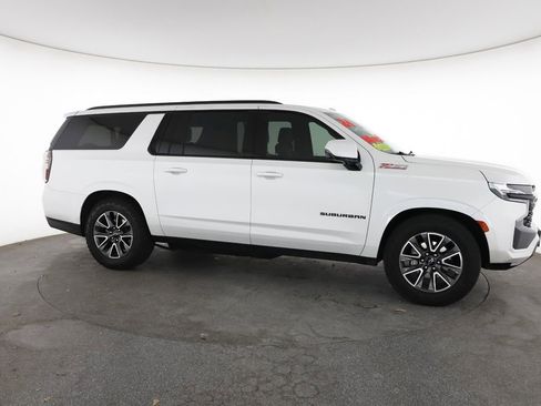 Certified 2024 Chevrolet Suburban Z71 w/ Z71 Off-Road Package AWD/4WD image 15