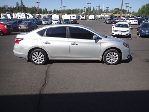 Used 2017 Nissan Sentra S FWD image 6