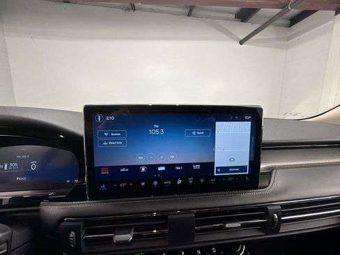 Used 2025 Lincoln Corsair FWD w/ Equipment Group 101A image 13