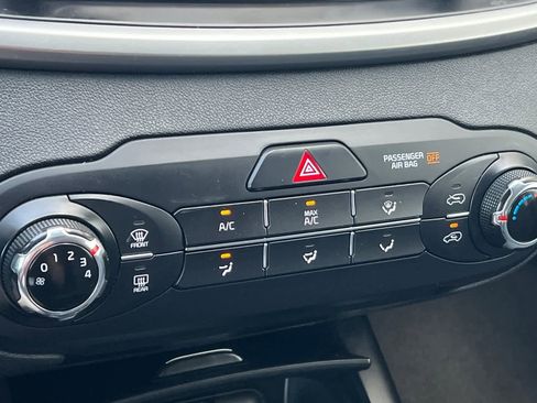 Used 2019 Kia Sorento LX image 25