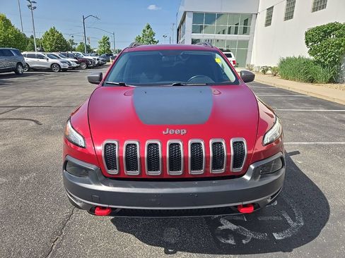 Used 2017 Jeep Cherokee Trailhawk w/ Comfort/Convenience Group AWD/4WD image 3