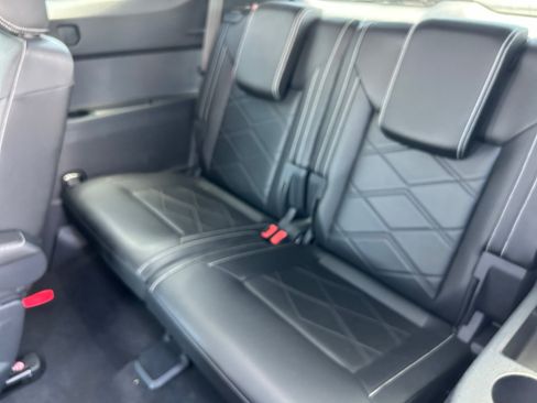Used 2024 Volkswagen Atlas SE FWD image 18