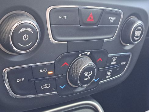 Used 2020 Jeep Compass Latitude w/ Popular Equipment Group image 28